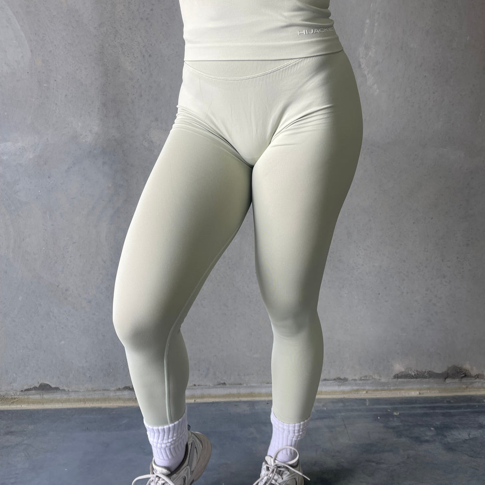 
                  
                    Linea Leggings
                  
                