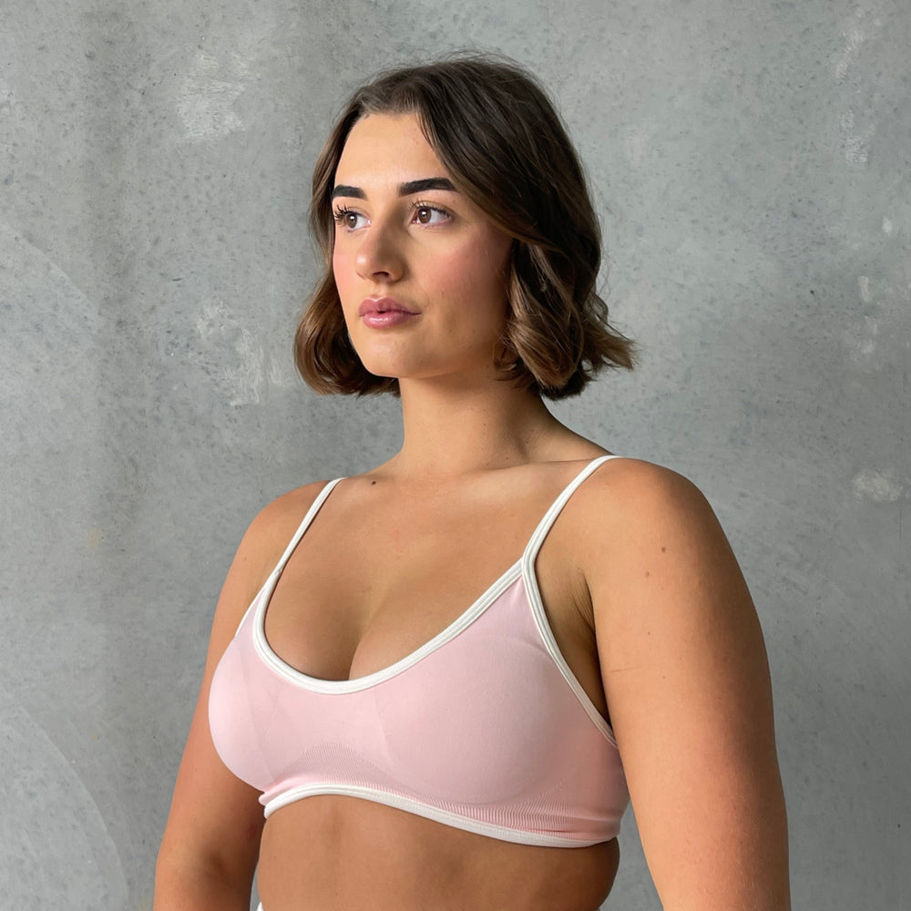 
                  
                    Linea Bralette
                  
                