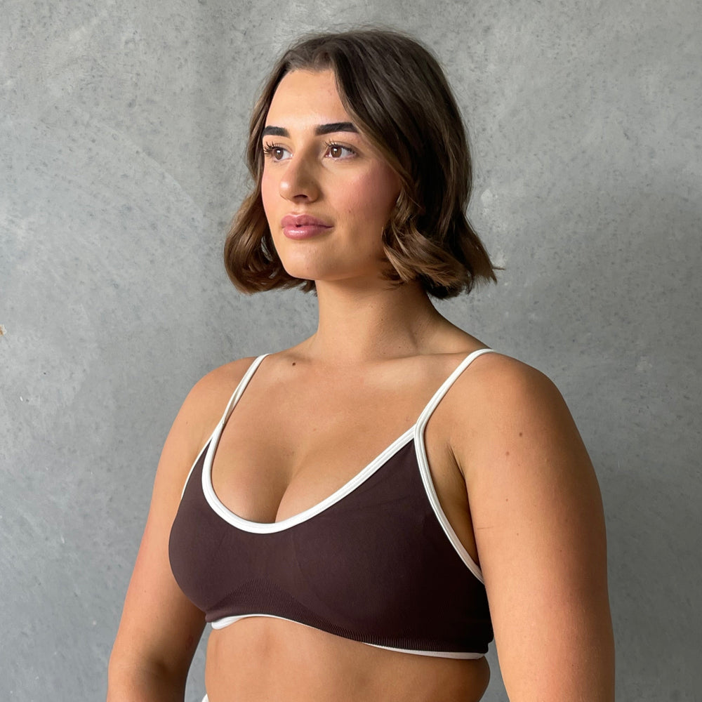 
                  
                    Linea Bralette
                  
                