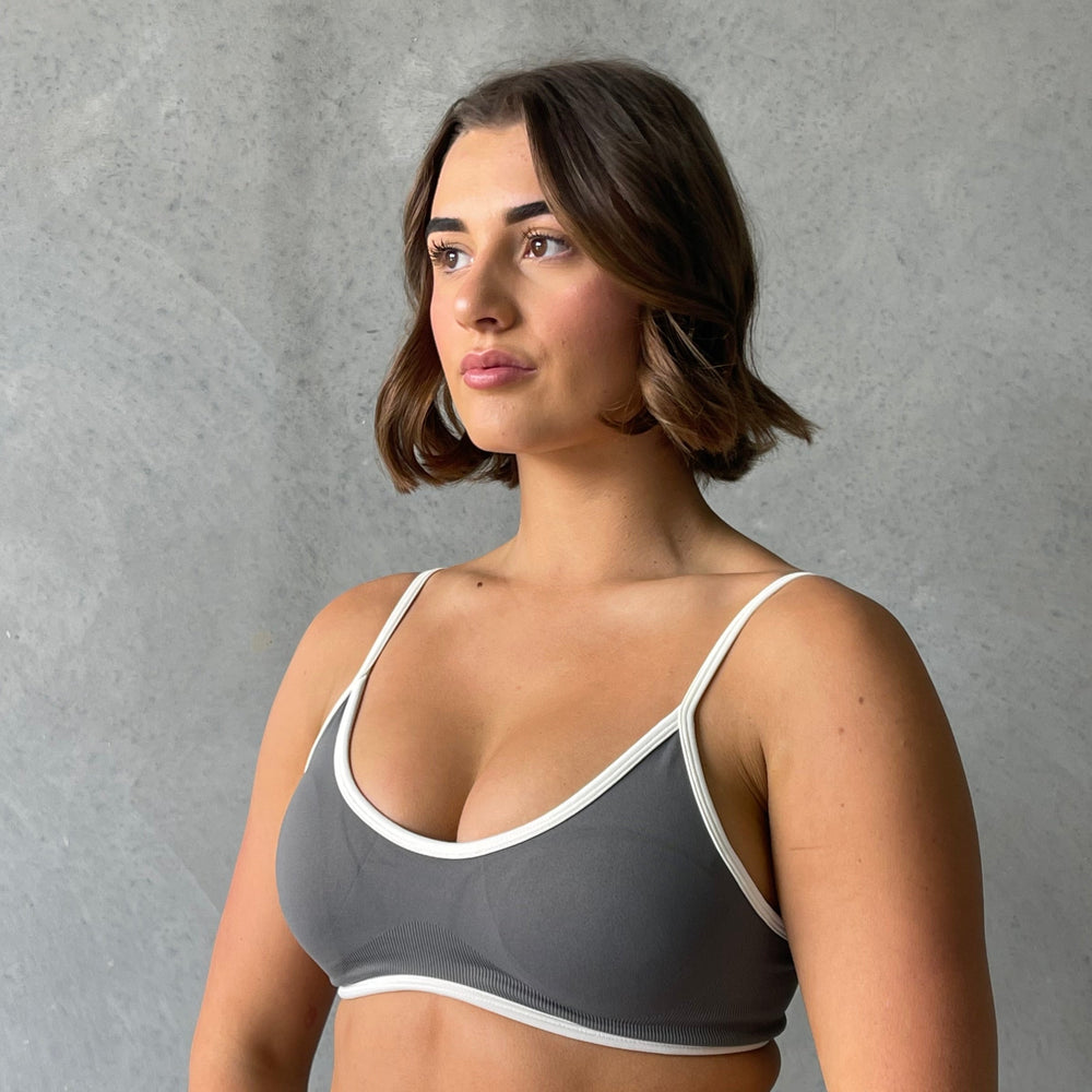 
                  
                    Linea Bralette
                  
                