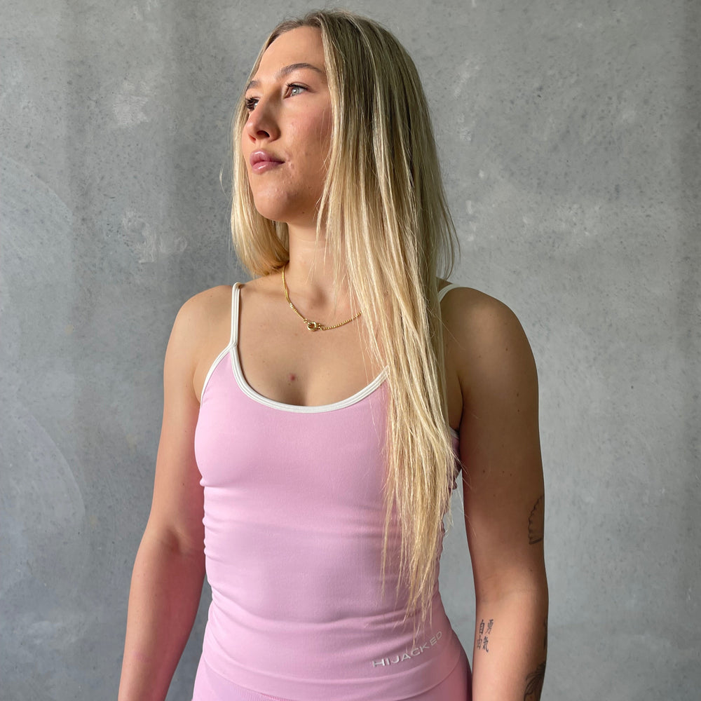 
                  
                    Linea Singlet
                  
                