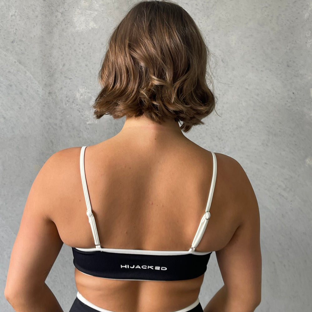 
                  
                    Linea Bralette
                  
                