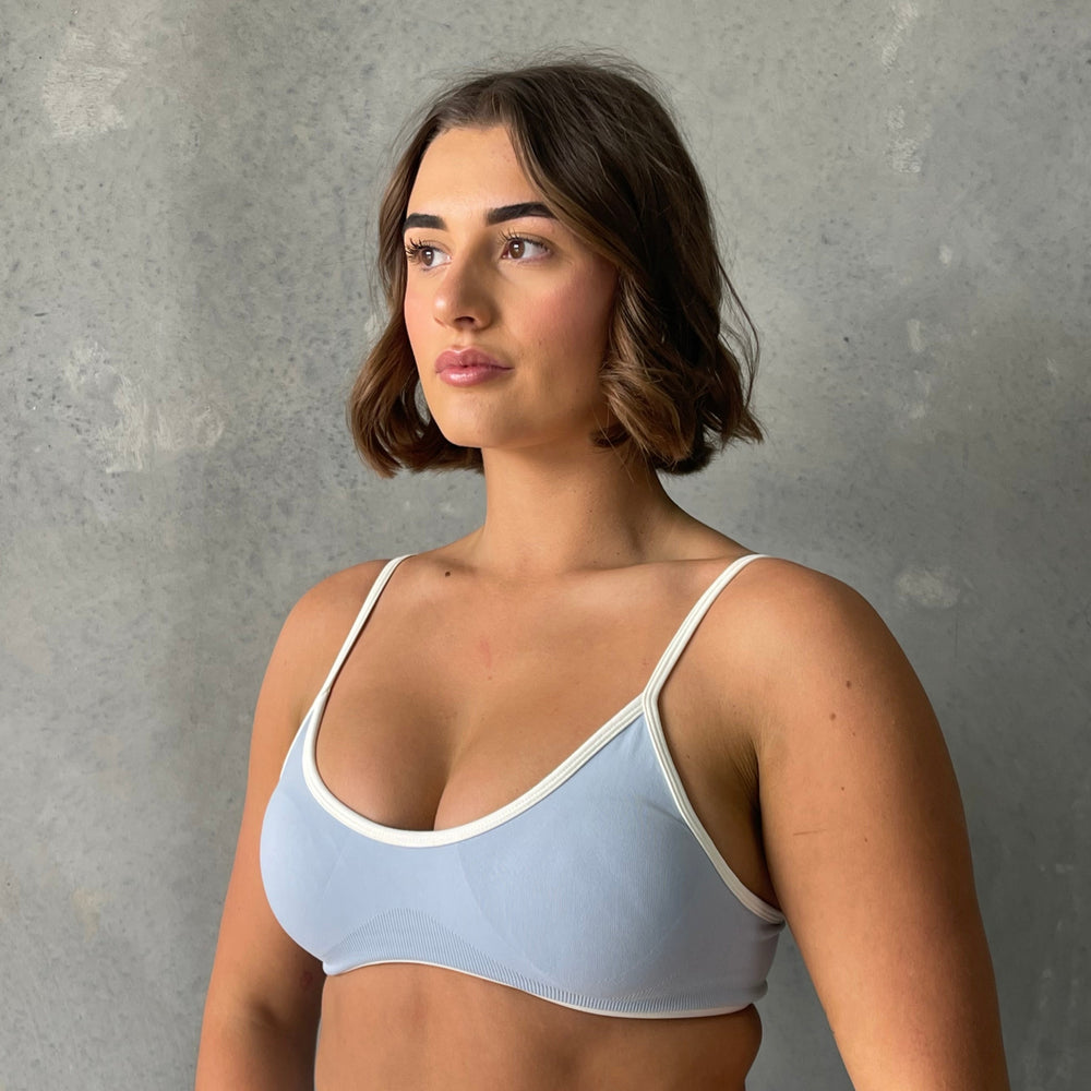 
                  
                    Linea Bralette
                  
                