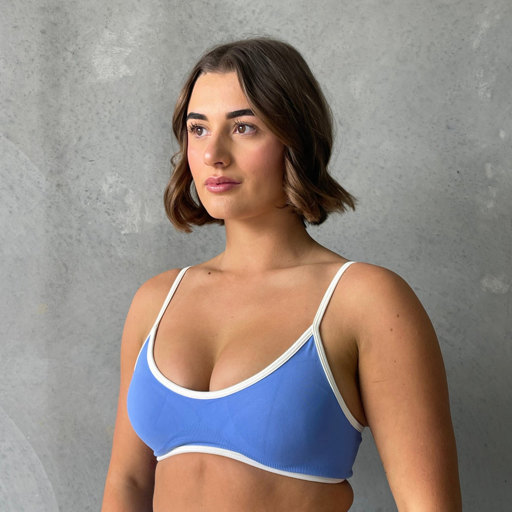 
                  
                    Linea Bralette
                  
                