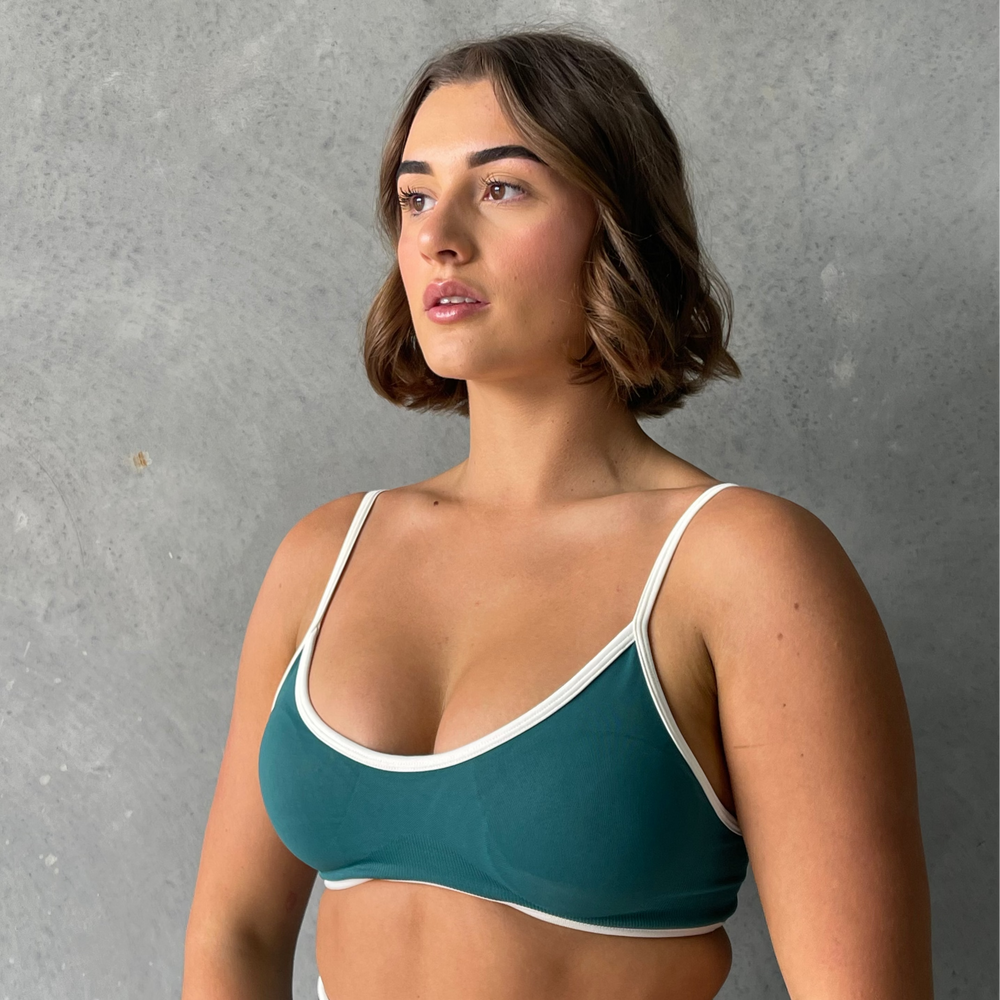 
                  
                    Linea Bralette
                  
                